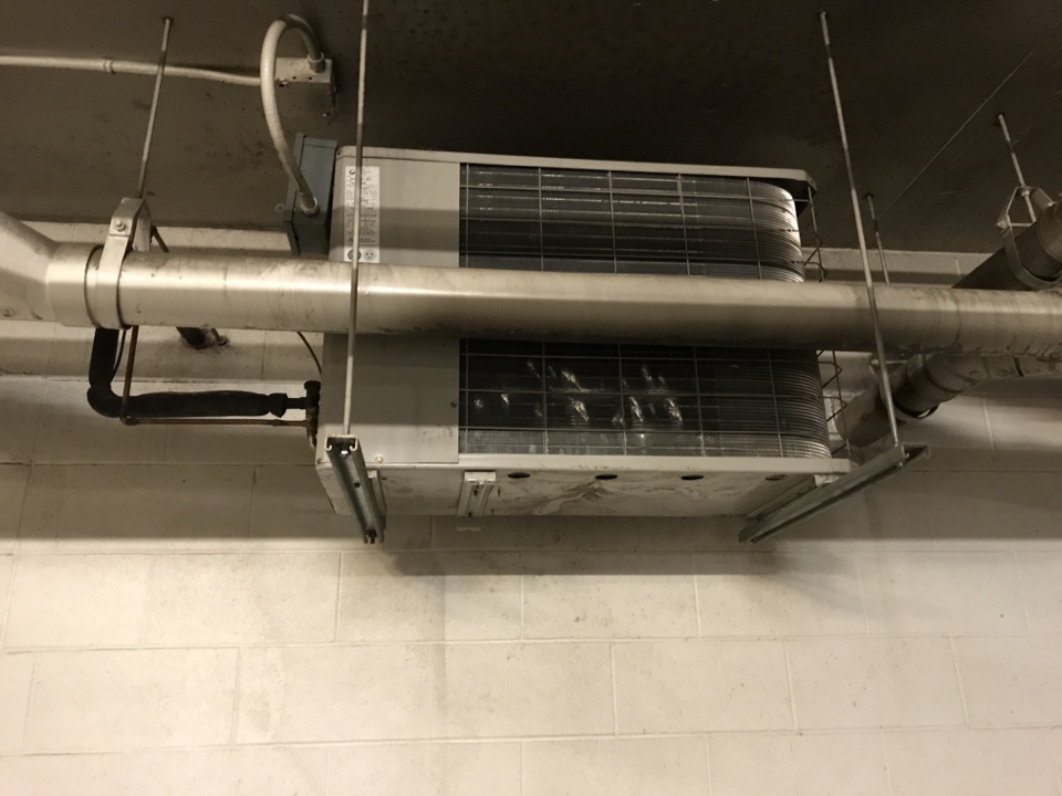 Arbour Lake, AB - Hvac call out lose connection inside the condenser unit  Arbour Lake, AB - Hvac call out lose connection inside the condenser unit